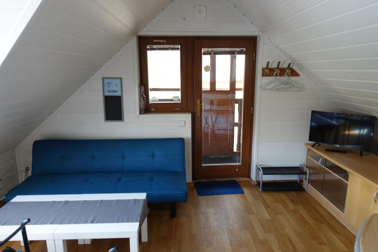 Privat Mini 307 Apartment Besenova Exterior photo